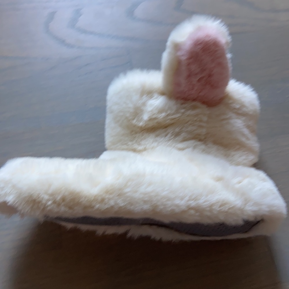 Slippers - Picture 2 of 4